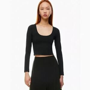 New Babaton * In Navy Blue* Aritzia Contour Scoopneck Cropped Top Small